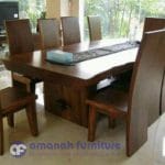 Meja Makan Trembesi Kayu Utuh Solid