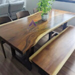 Meja Makan Trembesi Kayu Utuh Solid