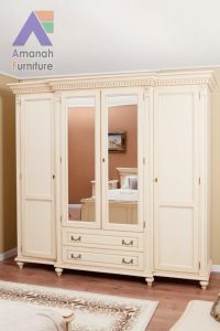 Lemari Pakaian Jepara 4 Pintu Kaca Klasik Mewah