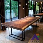 Meja Makan Kayu Utuh