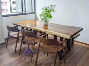 Meja Makan Kayu Utuh Solid Tanpa Sambungan